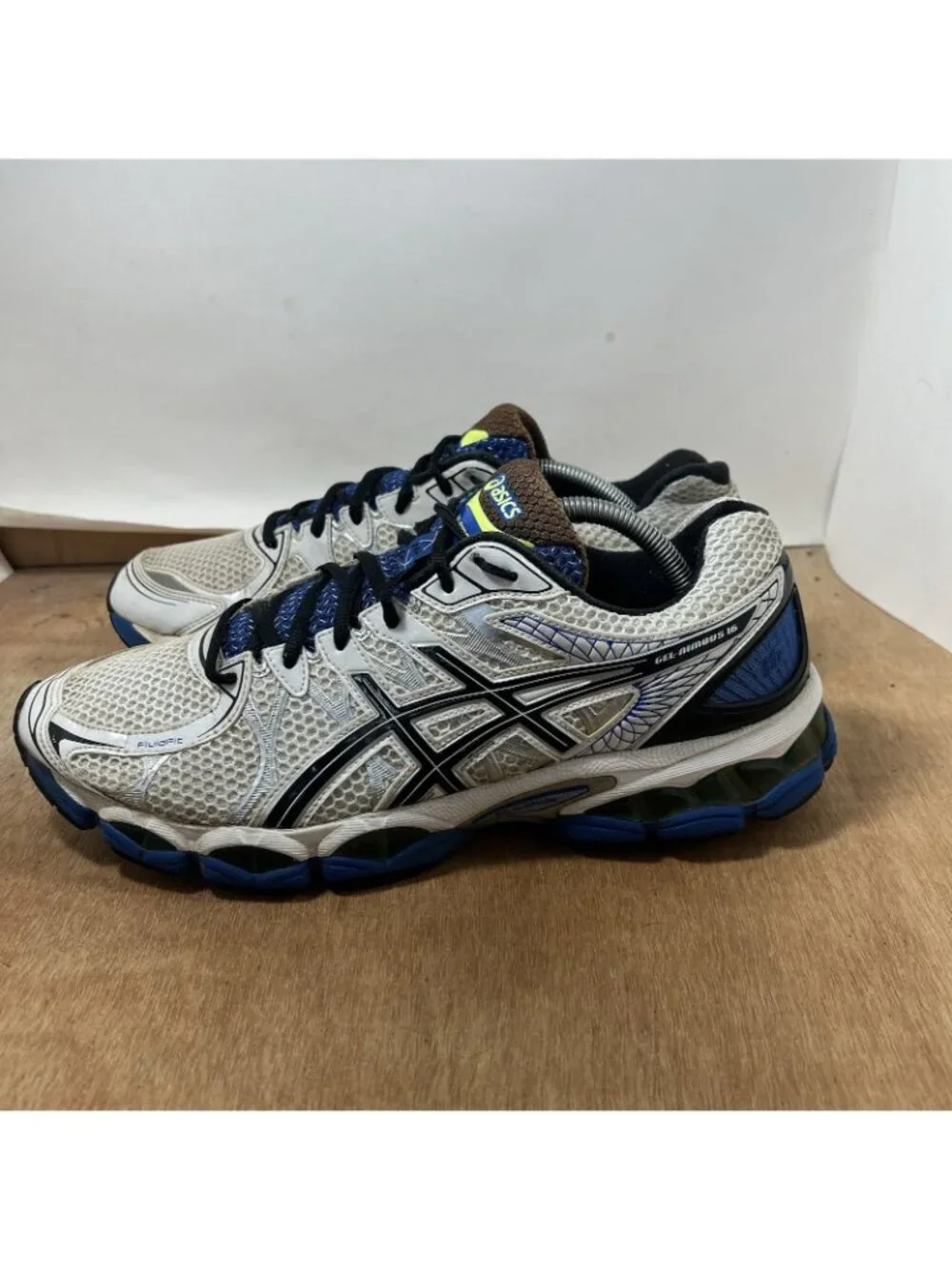 Asics Gel Nimbus 16 T435N Men’s Size 12 White Black Blue Running Shoes
